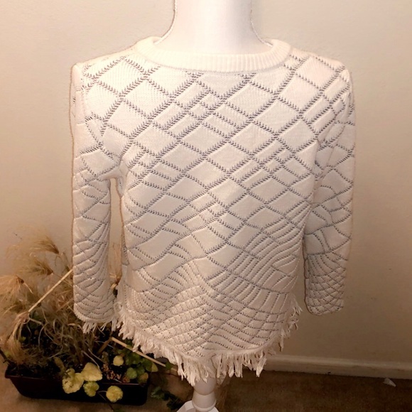 🆕IVANKA TRUMP Cream Frayed Hem Sweater - Picture 6 of 6